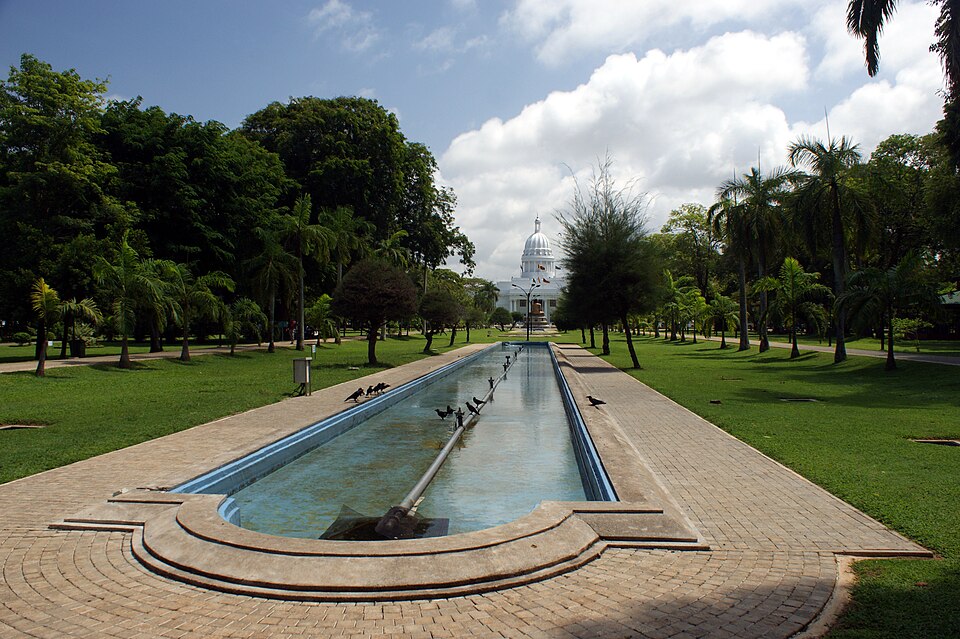 Viharamahadevi Park