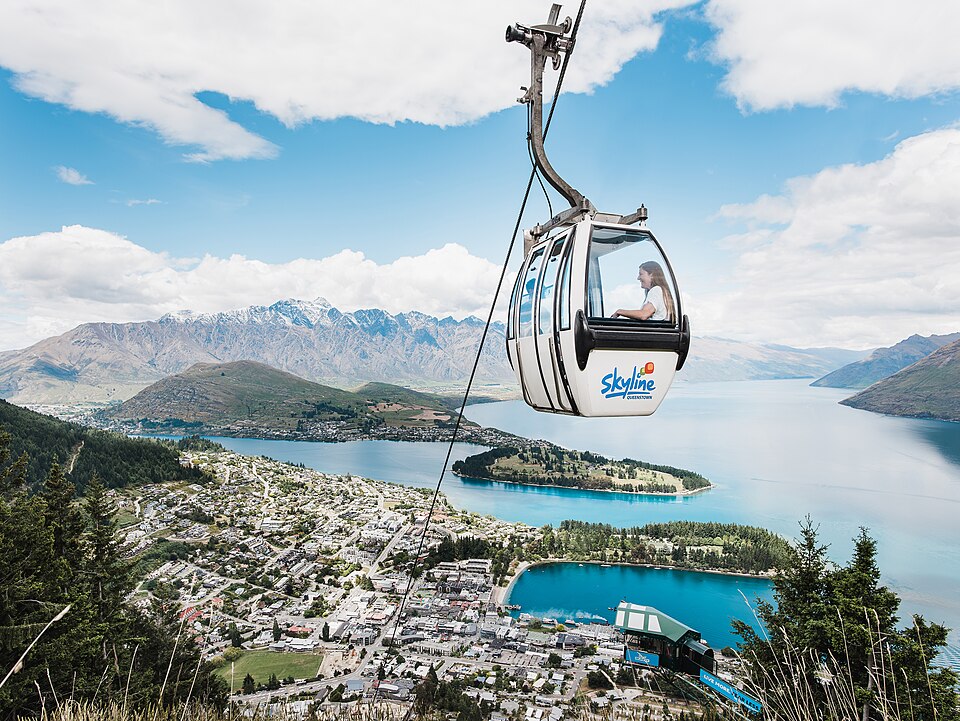 Skyline Gondola and Bob's Peak lookout