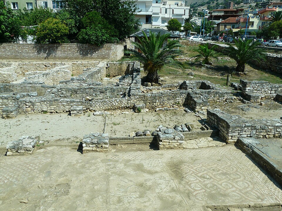 Promenáda a antická synagoga