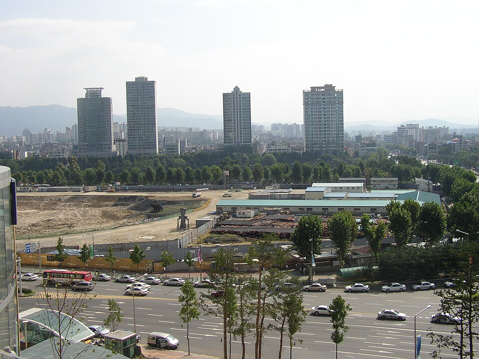 Lotte World Tower and Seoul Sky