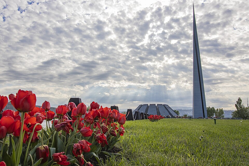 Tsitsernakaberd (Památník genocidy)